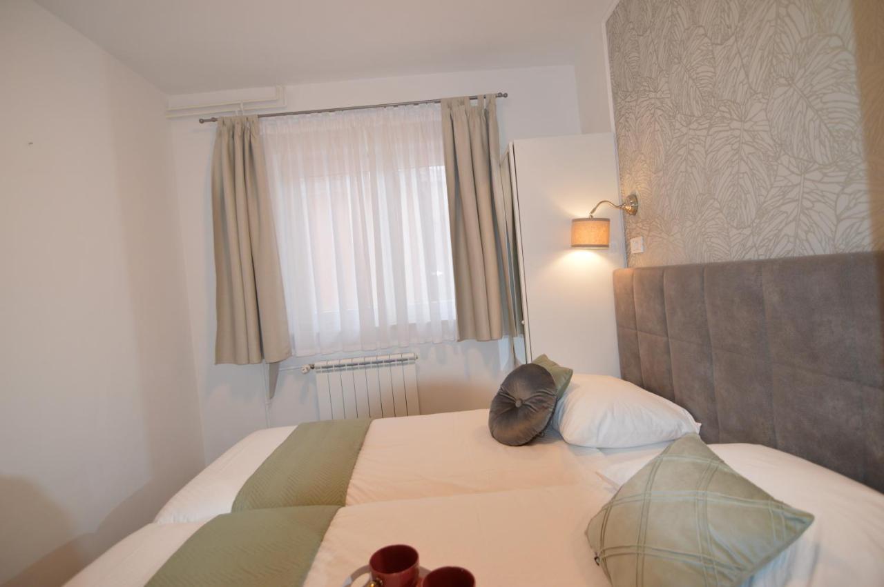 Apartments Amari สตารีกราด-ปาเคลนีซา ภายนอก รูปภาพ