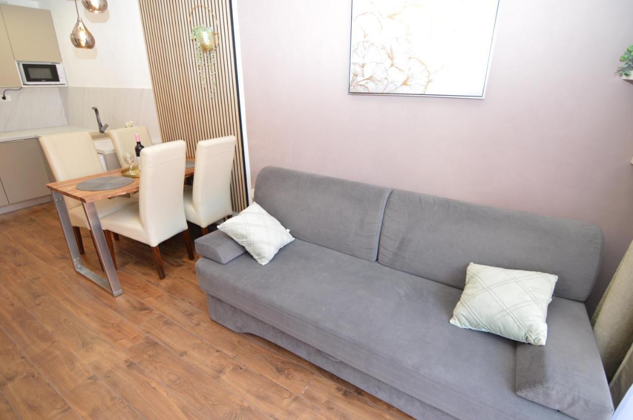 Apartments Amari สตารีกราด-ปาเคลนีซา ภายนอก รูปภาพ