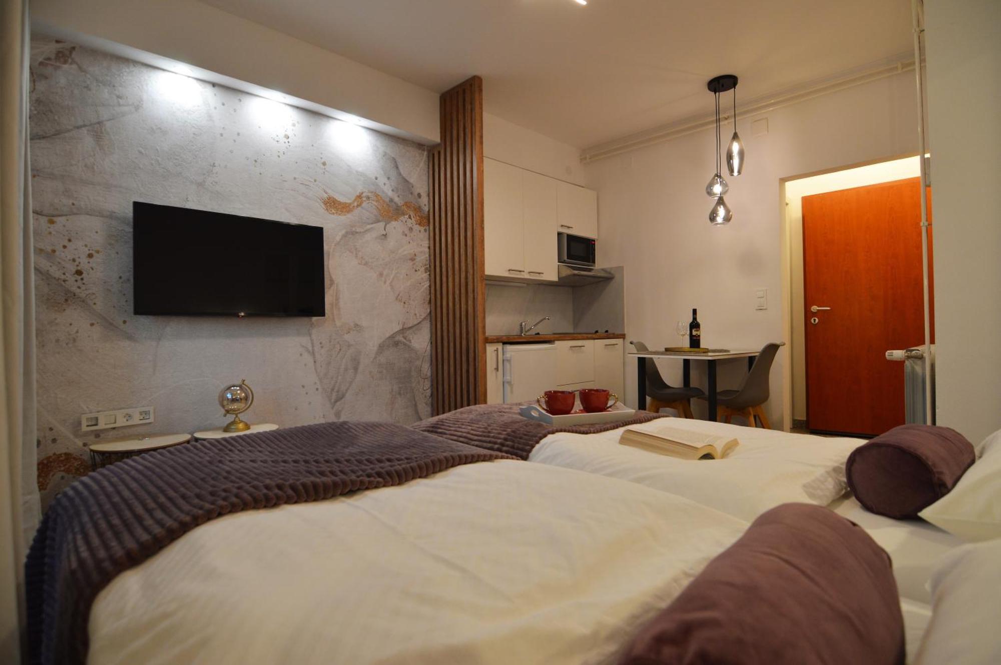 Apartments Amari สตารีกราด-ปาเคลนีซา ห้อง รูปภาพ