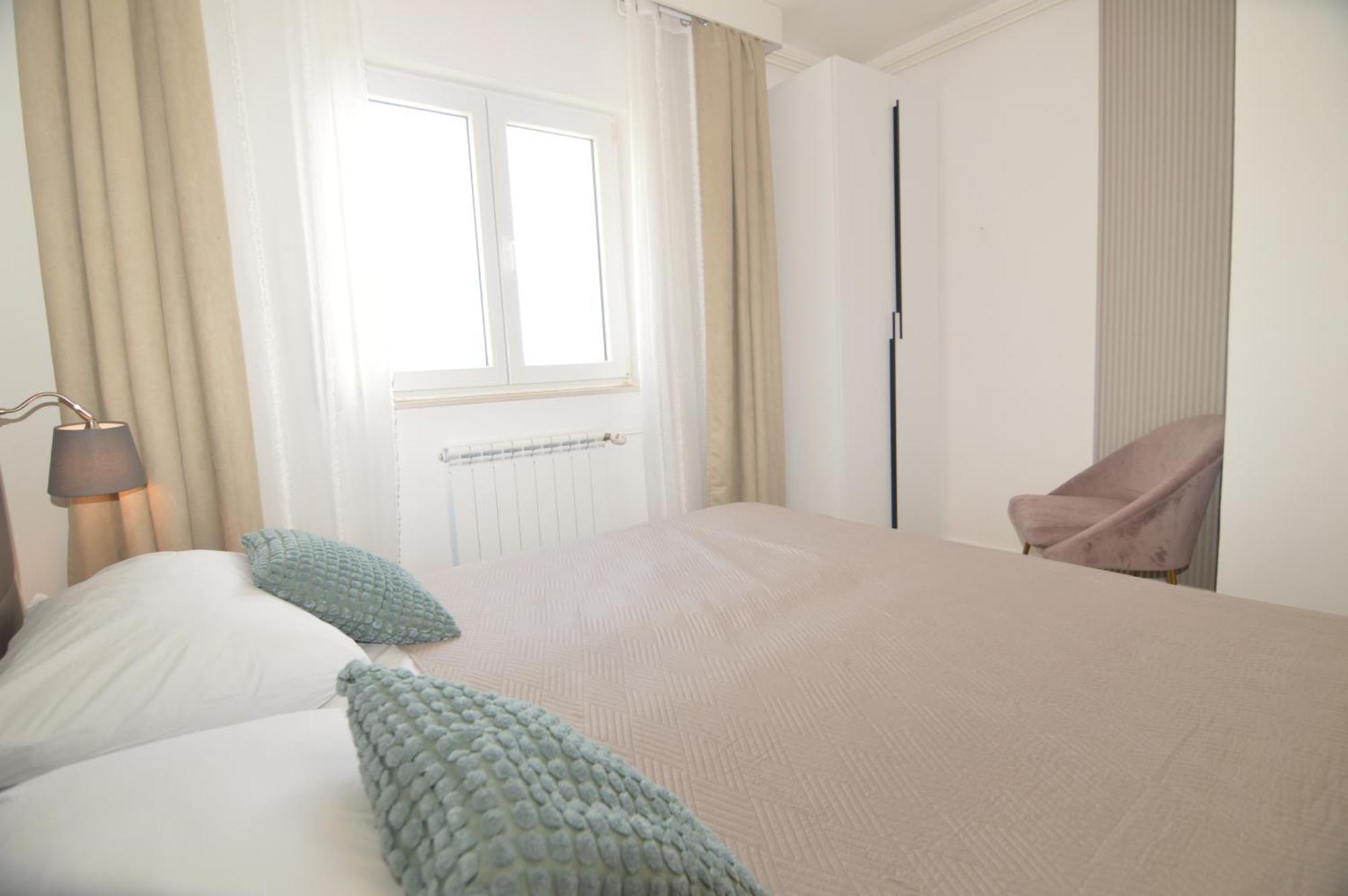 Apartments Amari สตารีกราด-ปาเคลนีซา ภายนอก รูปภาพ