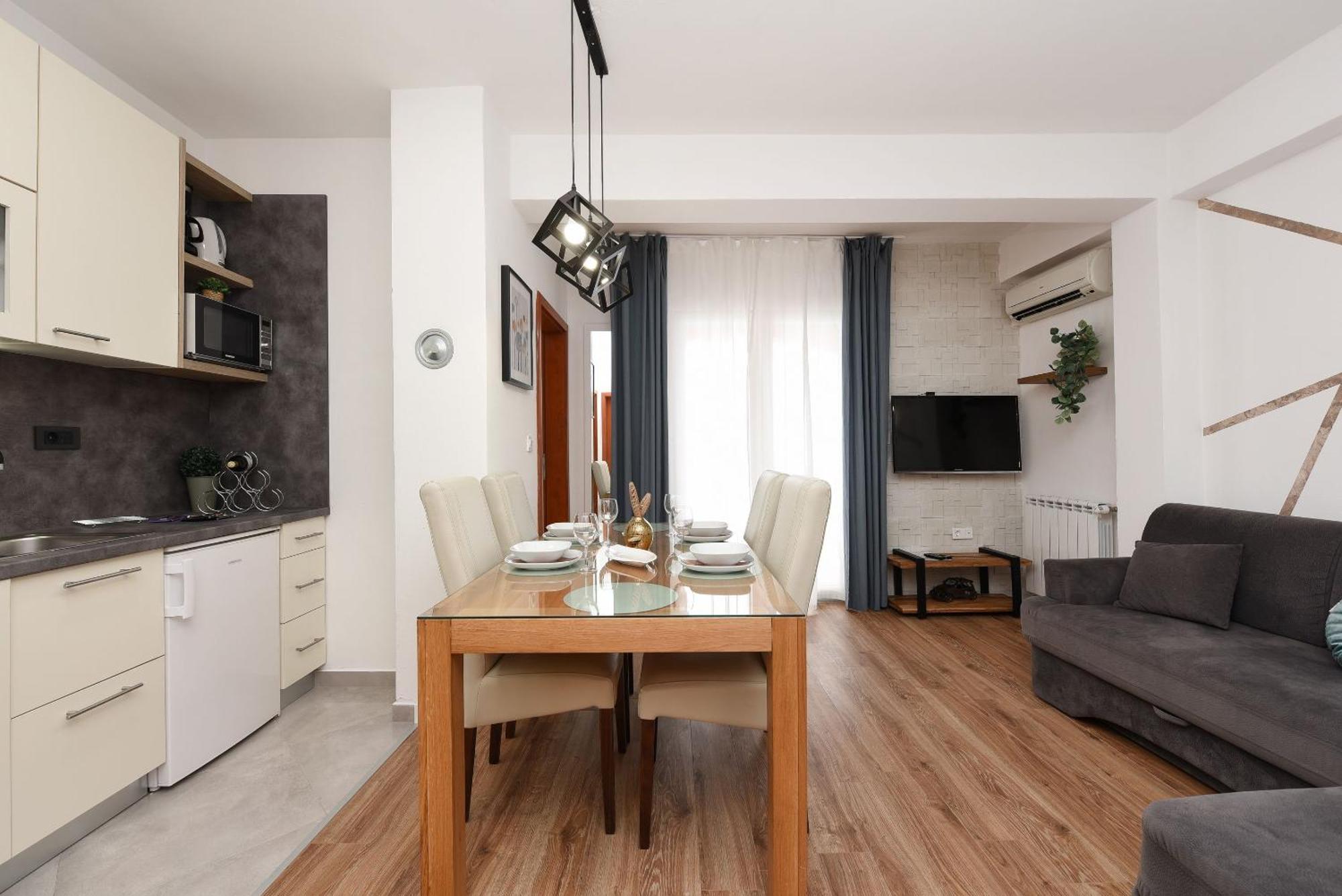 Apartments Amari สตารีกราด-ปาเคลนีซา ภายนอก รูปภาพ